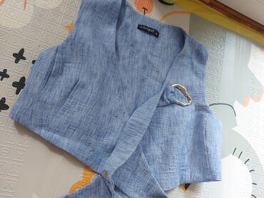 Kompleti: Dvodielni ženski komplet – prsluk/top + pantalone Odgovara veličini m — 5