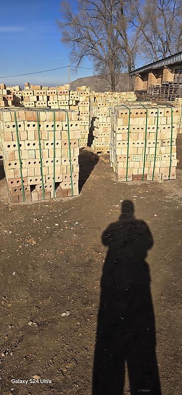 Огнеупорный кирпич: С доставкой на манипуляторе. Подьем до третий этаж.Кирпич шамотный — 12