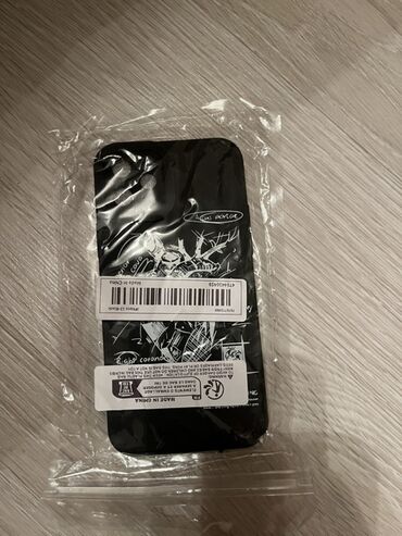 IPhone 12 üçün nəzərdə tutulmuş bu qara rəngli telefon qabı
