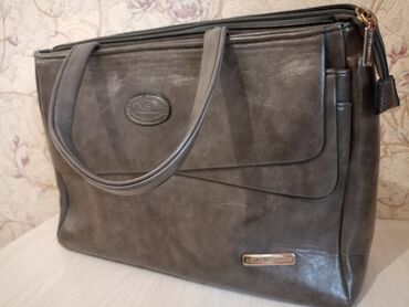 женские сумки из кожзаменителя: Продается женская сумка в ОТЛИЧНОМ состоянии Victoria Beckham