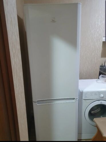 Муздаткычтар: Муздаткыч Indesit, Эки камералуу, No frost
