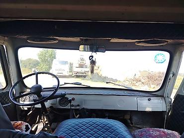 4 tekerlekli motor atv: UAZ-452 “Buxa” mikroavtobus - Kuzov: ağ rəngli, ikiqat arxa qapı, ön — 3