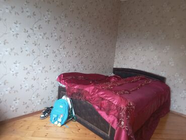 Həyət evləri və villaların satışı: Satılır: yaşayış evi və yanında fəaliyyət göstərən kiçik market binası — 23