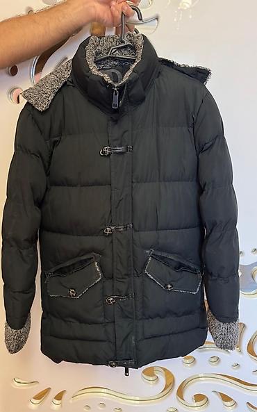 Qışlıq qalın içi tüklü kurtka - Rəng: Qara - Model: Şişmə (puff) lalafo.az -da Qışlıq qalın içi tüklü kurtka - Rəng: Qara - Model: Şişmə (puff)