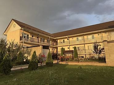 Продажа отелей и хостелов: Продаётся гостевой дом 2 этажа + цоколь Действующий бизнес с — 2