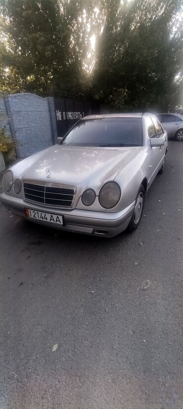 Mercedes-Benz: Mercedes-Benz E-Class: 1995 г., 2 л, Механика, Бензин, Седан