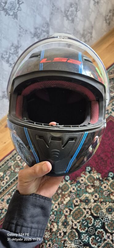 шлем для мотоцикла баку: Ls2 rapid. üstündəki insta sticketini sökmık olar. vizorda cuzi