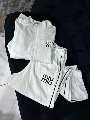 Gornji i donji deo: Zenske komplet trenerke Vrhunski kvalitet Velicine S m l xl xxl Cena — 12