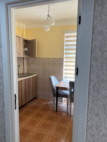 Uzunmüddətli kirayə mənzillər: Azadlıq ilə İnqilabın kəsişmədində,Tibb universitenin yanında,9 — 4