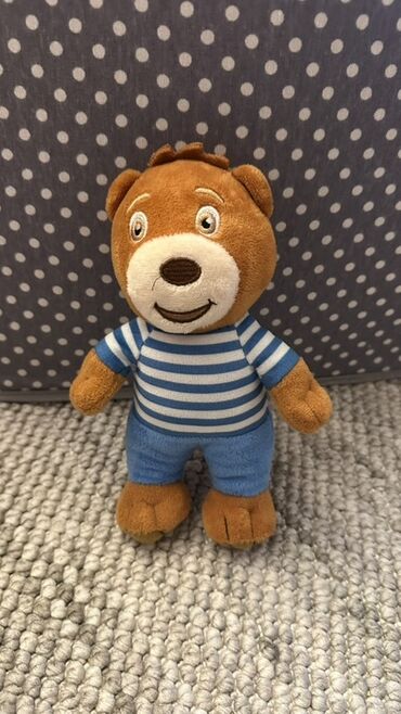 Oyuncaqlar: Müxtəlif qiymətlərə 5-15 azn arası yumşaq plyuş oyuncaqlar Təsvir: - — 12