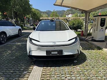 byd e1: Toyota bZ5: 2025 г., Электромобиль, Кроссовер — 1