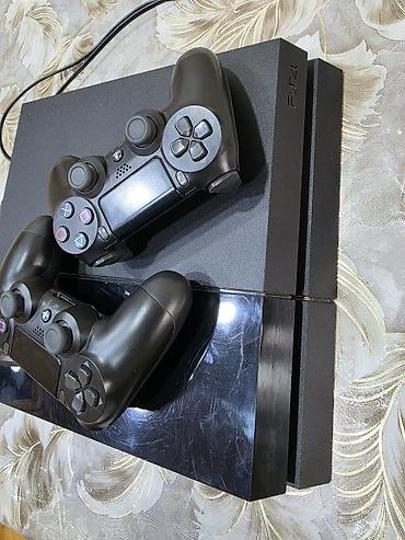 pult ps4: Sony PlayStation 4 konsolu + 2 ədəd DualShock 4 pultu - Model: PS4 — 1