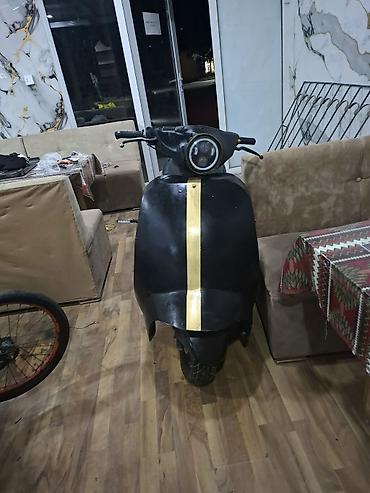 klas: Şəhər içi gediş-gəliş üçün kompakt elektrik skuter - Gövdə: qara — 4