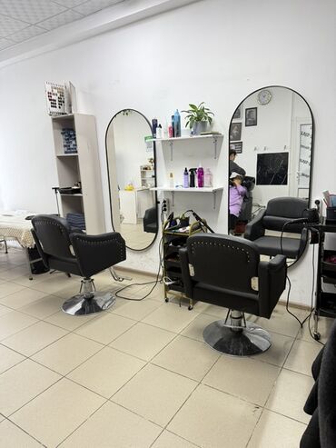 ищу работу мужского парикмахера: Чач тарач Аялдардын чачын кыркуу. Орун ижарасы. Ош базары