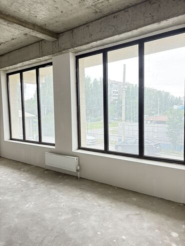 продаю офисное помещение: Сдаю Офис, 260 м², В бизнес центре, 1 линия