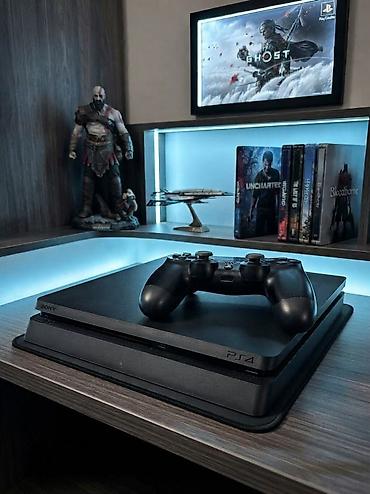 3d panel: Sony PlayStation 4 Slim oyun konsolu + 1 ədəd DualShock 4 pultu — 1