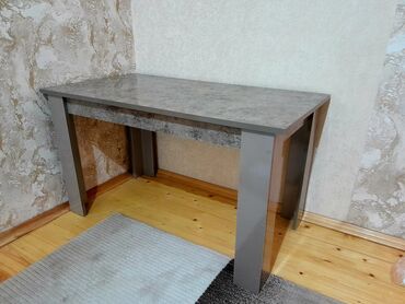 Masalar: Kompüter masası, Açılmayan, Laminat, Dördbucaq masa