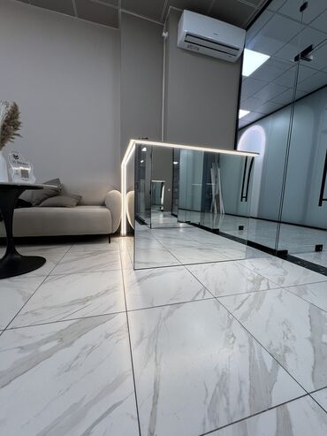 Стойки ресепшн: Столы ресепшен Администраторский стол Кассовый стол Занимаемся — 20