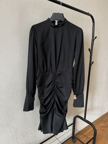 черное платье размер 38: Вечернее платье, Средняя модель, С рукавами, S (EU 36), M (EU 38)
