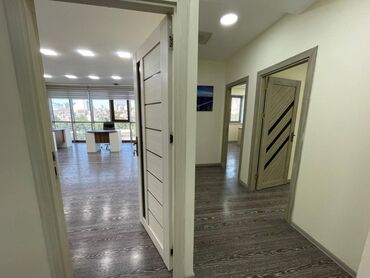 Ofislər: Xətai metrosunun arxasında, metroya piyada 7-8 dəqiqəlik məsafədə, 16 — 17