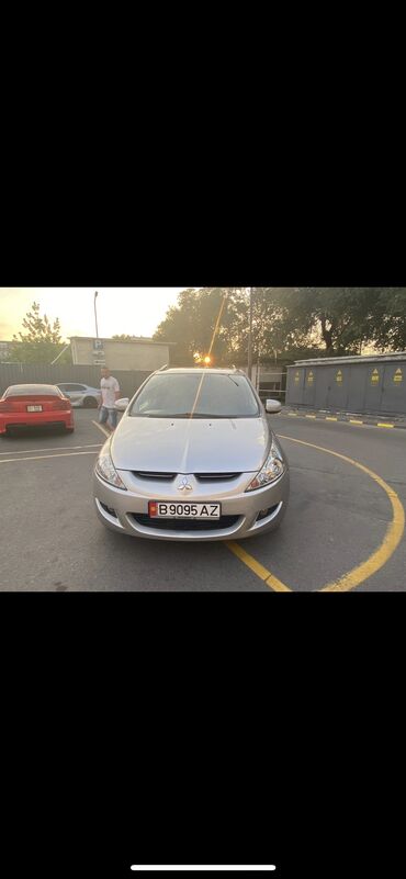 Mitsubishi: Mitsubishi Grandis: 2010 г., 2.4 л, Автомат, Бензин, Минивэн — 13