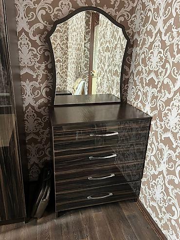 Спальные гарнитуры: Спальный гарнитур, Б/у, Двуспальная кровать, Шкаф, Трюмо, цвет - Коричневый — 3