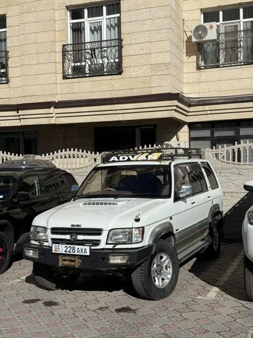 багажник москвич: Isuzu Bighorn: 2000 г., 3 л, Автомат, Дизель, Внедорожник