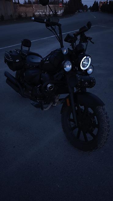 255 35 19: Istiqlal deyirler Mənə görə Qara TANK dir . Kruizer tipli motosiklet — 1