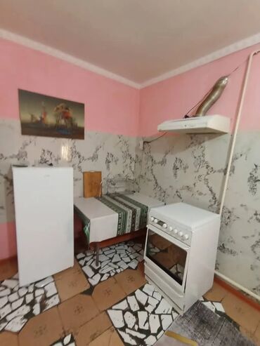 квартира долгосрочной: 1 бөлмө, Кыймылсыз мүлк агенттиги, Чогуу жашоосу жок, Толугу менен эмереги бар
