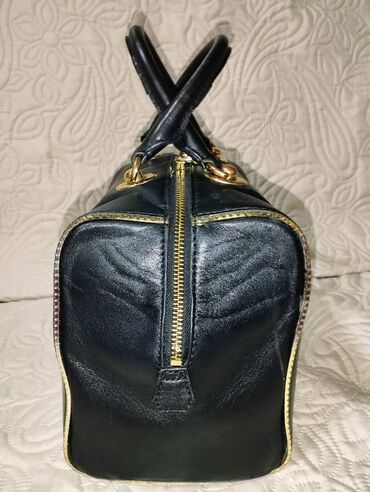 Torbe: Moschino prelepa crna torba Efektna i nesvakidašnja Moschino torba u — 3