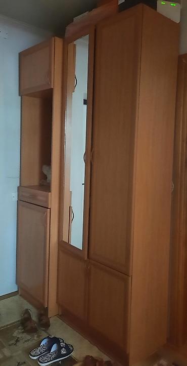 koridor dolabı: Koridor dolabı
normal vəziyyətdədir. eni 1.35 m — 1