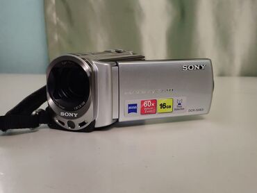 tehlukesizlik kamera: Sony kamera •16gb daxili yaddaş •60x optical zoom •əla çəkiliş •əlavə