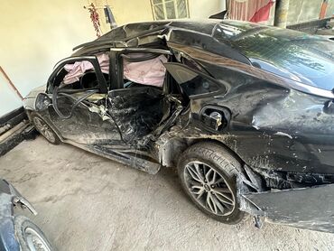 авто с последующим выкупом бишкек саната: Продам к5 аварийный!!! Поврежденный седан Kia K5 черного цвета, модель