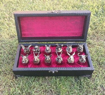 Digər dəstlər və servizlər: ✨ 12 Simvol – 1 Unikal Dəst Tamamilə əl işi heyvan başlıqlı şüşə — 6