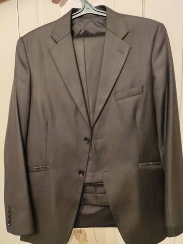 мужские классические костюмы больших размеров: Костюм M (EU 38), L (EU 40), цвет - Серый