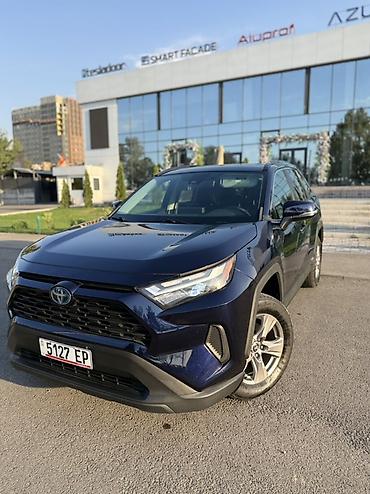 Toyota RAV4: 2022 г., 2.5 л, Автомат, Бензин, Кроссовер
