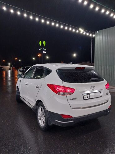 Hyundai: Hyundai ix35: 2.4 l | 2011 il Ofrouder/SUV — 4