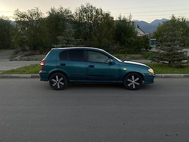 hongqi e: Nissan Almera: 2001 г., 1.8 л, Автомат, Бензин, Хэтчбэк — 4