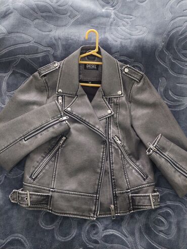 Пиджаки: 50 azn M razmer Yeni.Diesel Brand