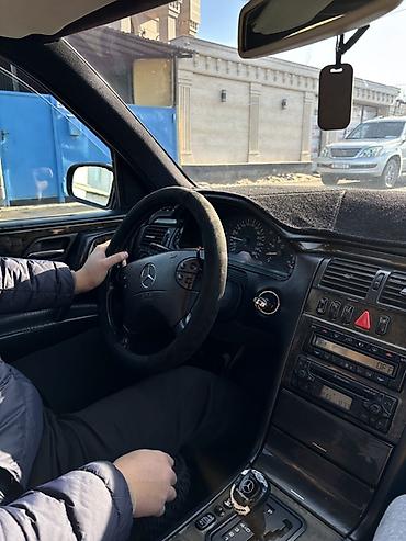 Mercedes-Benz: Mercedes-Benz E-Class: 1998 г., 3.2 л, Типтроник, Бензин, Седан at lalafo.kg — 10 Mercedes-Benz: Mercedes-Benz E-Class: 1998 г., 3.2 л, Типтроник, Бензин, Седан — 10