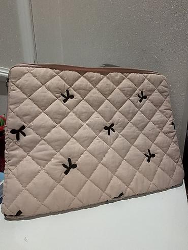 macbook canta: Yastı quiltlənmiş laptop/planshet çantası - Rəng: açıqçəhrayı - — 2