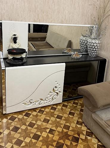 xonca desti: Qonaq otağı üçün dəst mebel Tərkib: - Konsol güzgü ilə: geniş üst — 1