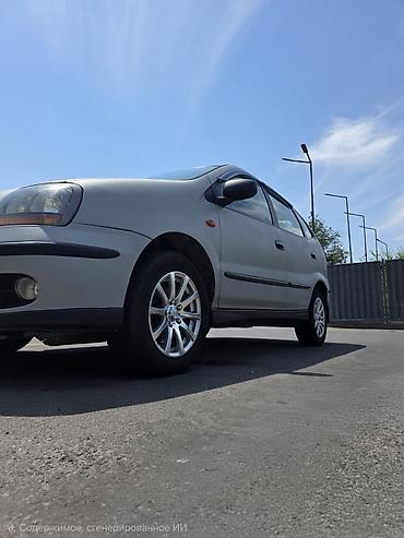 2000: Nissan Almera Tino: 2000 г., 2 л, Вариатор, Бензин, Хэтчбэк — 1