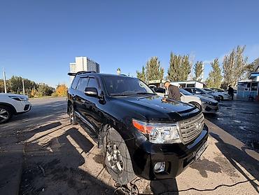 таеты: Toyota Land Cruiser: 2012 г., 4.6 л, Автомат, Газ, Внедорожник — 2