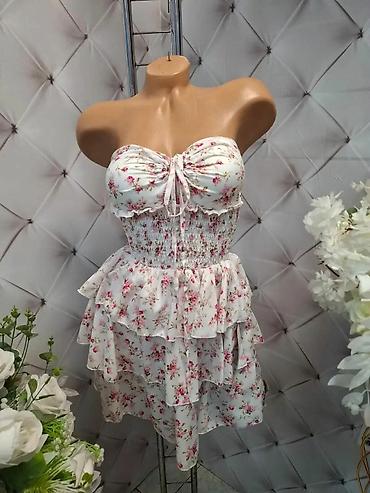 ugg bor: Letnja mini haljina bez bretela sa volanima - Kroj: mini dužina — 3