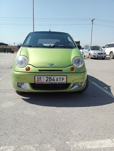 дом на колесах авто: Компактный городской автомобиль Daewoo Matiz зеленого цвета, идеально