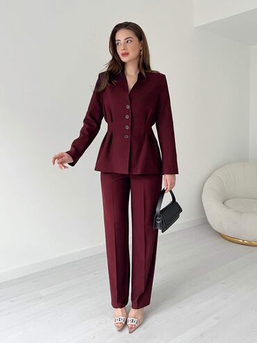 Kompleti: 💫Ženski elegantni komplet – sako i pantalone
✅3200 din — 8