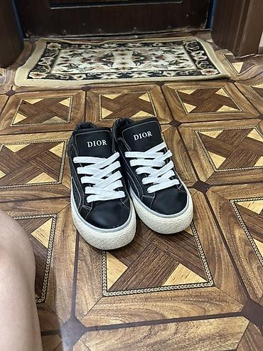 hundur krasofkalar: Dior, Ölçü: 42.5, rəng - Qara, İşlənmiş — 1