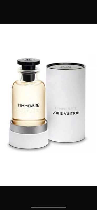 Louis Vuitton L'Immensite ətir suyu şüşə qabda təqdim olunur. Qapağı