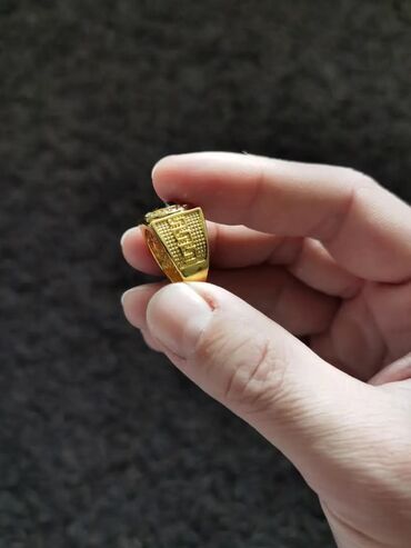 Prstenje: Vel:13
Cena:1100din — 30